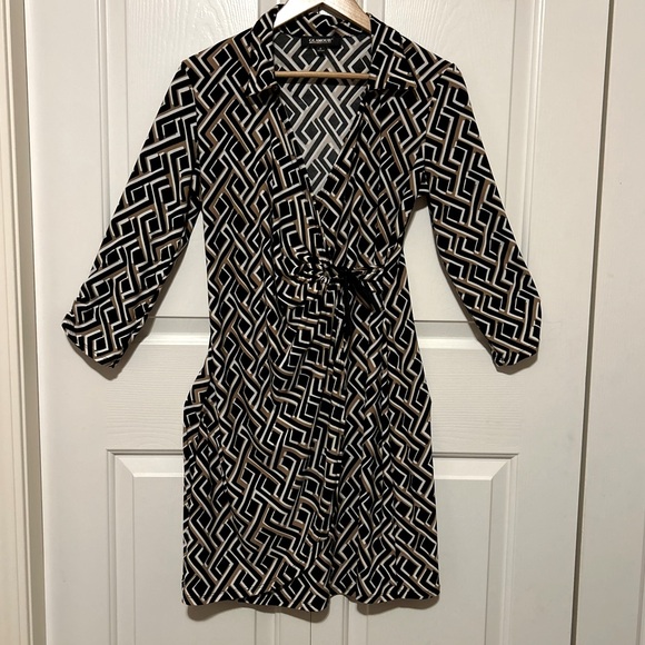 Glamour Black and gold petite Geometric Dress - Picture 2 of 9